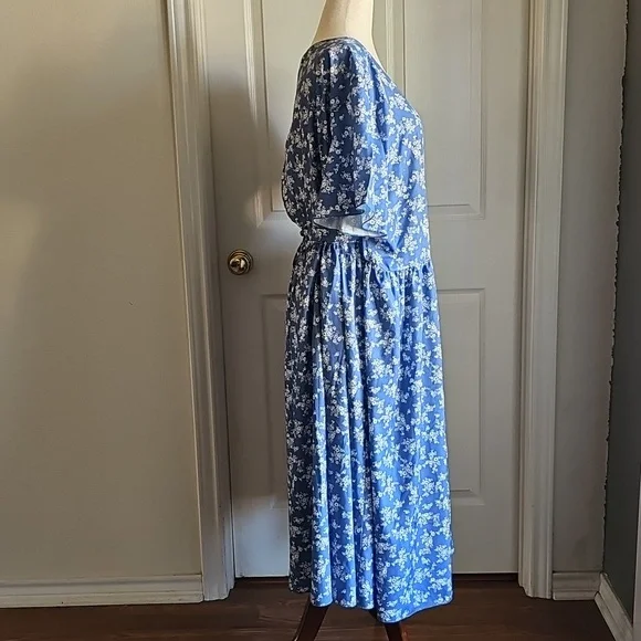 SHEIN Ditzy Wrap Dress - Picture 4 of 9